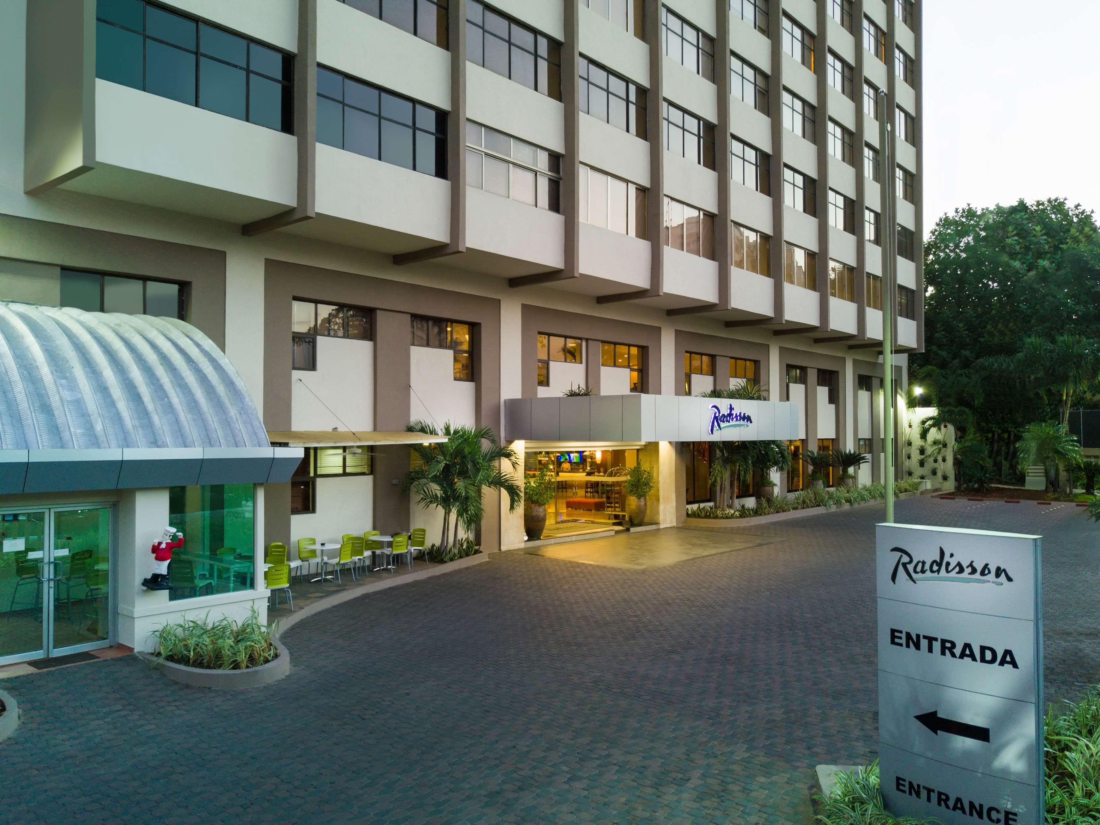 Radisson Hotel Santo Domingo Buitenkant foto